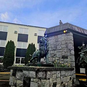 Ocean Marina Hotel